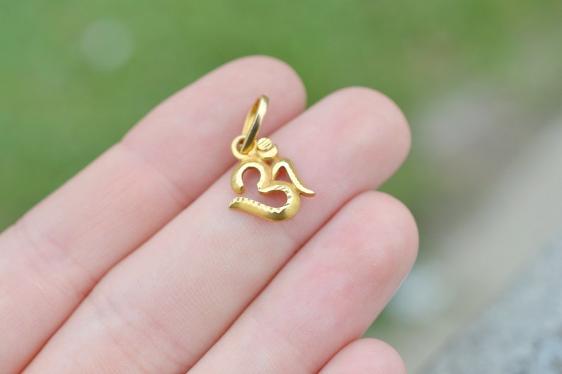 Spiritual Jewelry Yoga Pendant Om Charm Ohm charm Yogi Gift Yoga Gifts Yoga Jewelry 18k Om Charm Solid 18k Gold Om Pendant