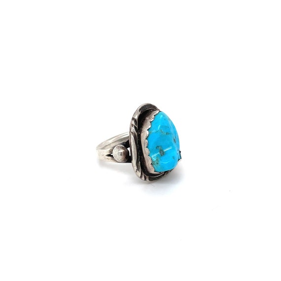 Simplistic Vintage Native American Navajo Turquoise Nugget Sterling Silver Necklace Old Simplistic Vintage Native American Navajo Turquoise Nugget Sterling Silver Necklace Old