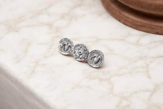 Antique silver coin pin - Gem Antique silver coin pin - Gem