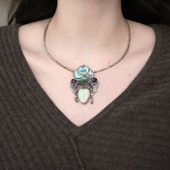 Sterling Silver Sajen Goddess Pendant with Carved Abalone - Etsy 日本