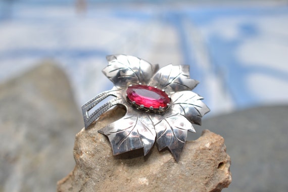 Sterling Silver and Fuschia Glass Stone Leaf Flor… - image 1