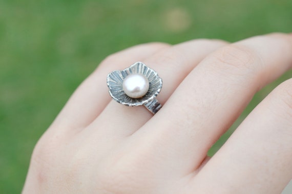 Sterling Silver Artisan Pearl Flower Ring, Artisa… - image 2