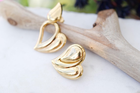 Gold dangle heart earrings best sale