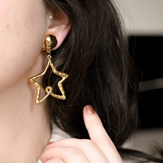 Gold Tone 80s Star Dangle Clip On Earrings, Star … - image 3
