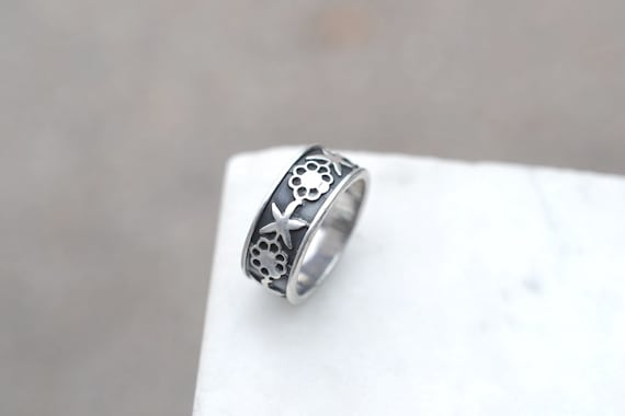 Sterling Silver Tribal Flower Pattern Band Ring, … - image 2