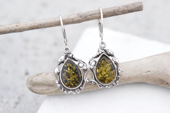 Orecchini a goccia in oro giallo 14K con perle d'ambra e ametista di colore natu
