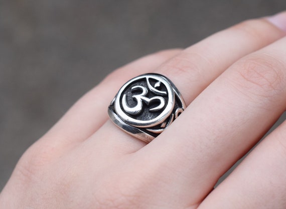Bold Sterling Silver Om Ring, Yoga Jewelry, Sterling Yoga Ring, Large Sterling Om Ring, Men's Sterling Silver Om Ring, Om Jewelry
