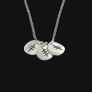 Collar con inicial Ogham personalizado / Tres discos / Colgante con inicial Ogham hecho a mano / Hecho a mano en Irlanda / Joyería irlandesa / Plata / Oro
