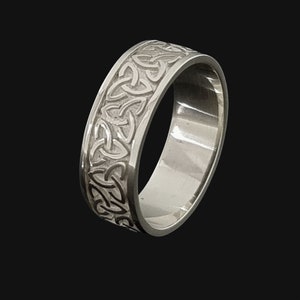 Trinity Knot-trouwring | Gepolijste trouwring | Ierse gouden Keltische ring | Zilveren Ierse trouwring | Ontworpen en gemaakt in Ierland