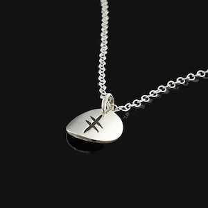 Collar con inicial Ogham personalizado / Colgante con inicial Ogham en plata esterlina / Hecho a mano en Irlanda / Joyas irlandesas de oro de 10 k / Diseño único