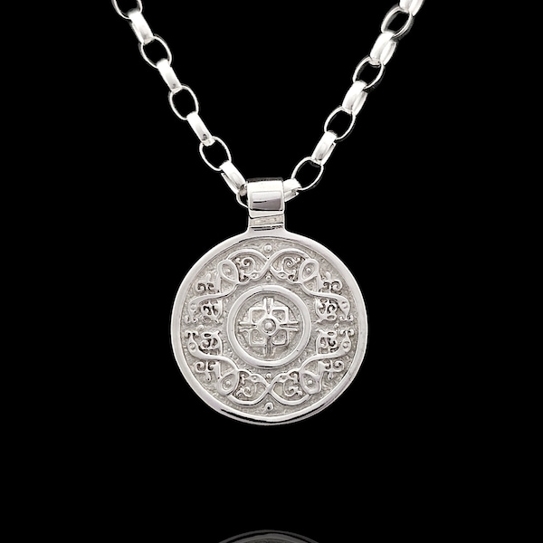 Pendentif bouclier celtique en argent sterling | Pendentif guerrier celtique | Pendentif Ardagh en argent | Bijoux irlandais uniques | Conçu et fabriqué en Irlande