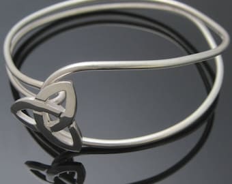 Pulseira com Nó da Trindade Celta | Prata de Lei | Pulseira Irlandesa Exclusiva | Desenhada e Feita à Mão na Irlanda | Livre de Tarifas nos EUA