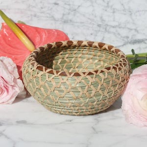 Pastel Green Yesica Basket Bowl