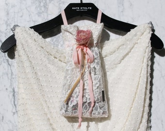 White Guipúre Lace Closet Sachet 1/1