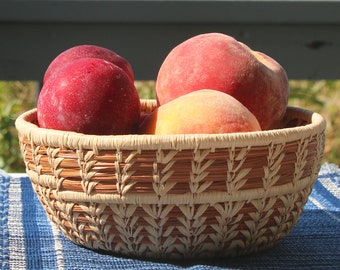 Handwoven Sayda Basket Bowl with Pine Needles and Raffia