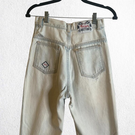 Vintage No Excuses Light-wash Tapered Leg Embellished Jeans