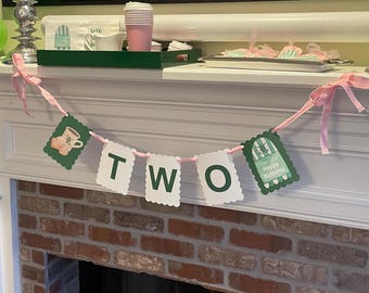 Banner "Cafe Two Monde" em estoque. Decoração para festa de aniversário. Chá de bebê com tema de café e beignets. Ideia de decoração para comemoração em Nova Orleans, Louisiana.