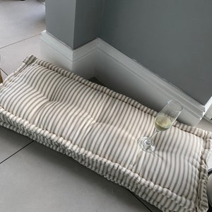 tufted cushion futon