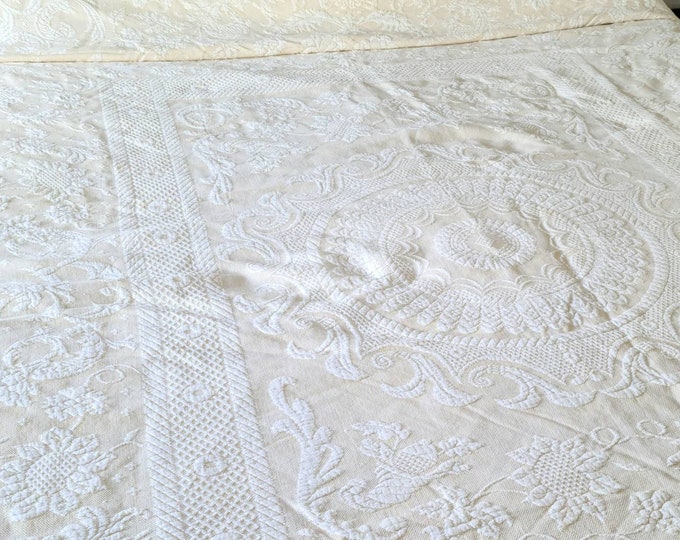 Vintage Bates Bedspread Queen Elizabeth Fringed Reversible Etsy