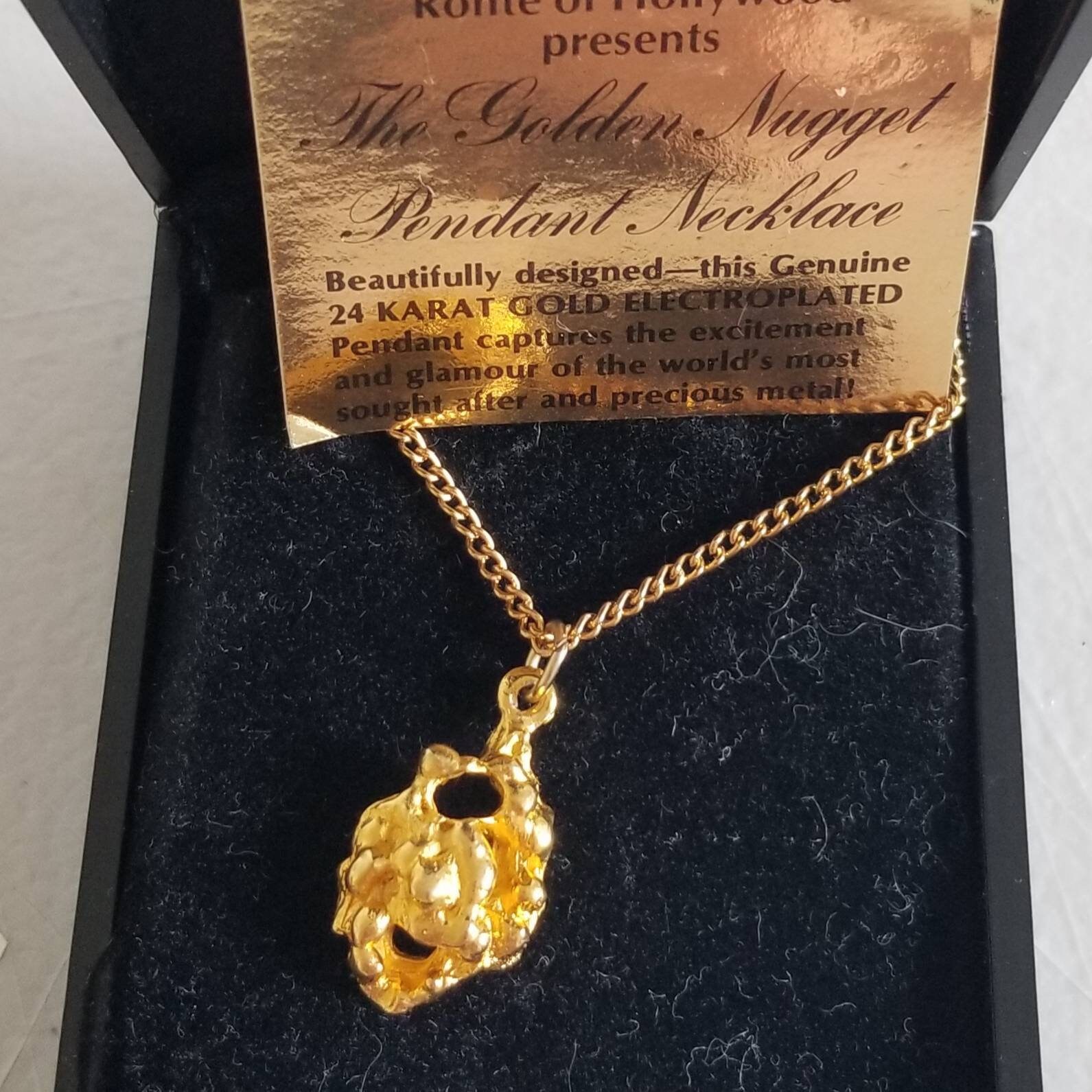 Vintage gold nugget pendant necklace 
