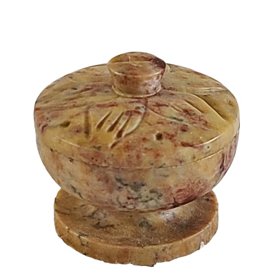 Carved soapstone petite box - image 1