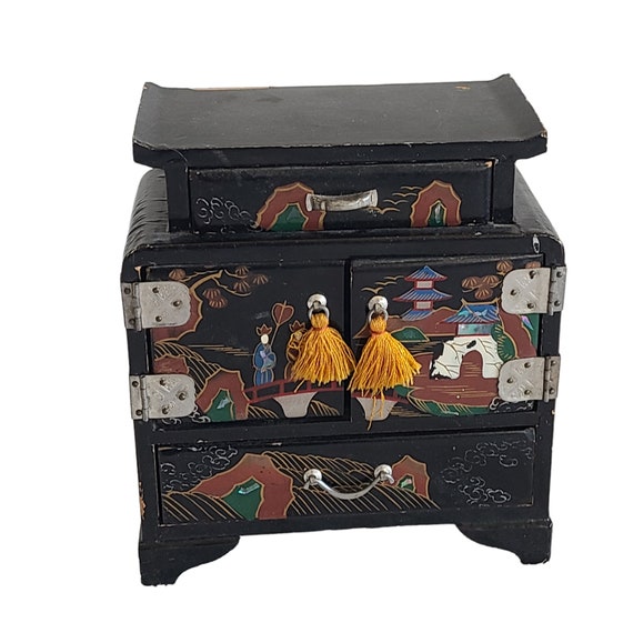 Laquered wood jewelry chest vintage