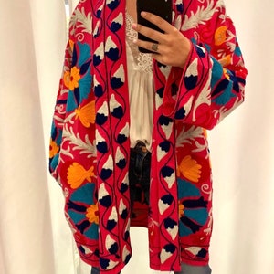 Suzani kimono.  Embroidered boho kimono.  Pink Kimono.  Vintage chic kimono.  Bohemian kimono.  Embroidered kimono.