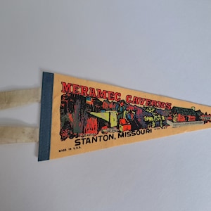 1980s Meramec Caverns Stanton, Missouri Vacation Gift Shop Souvenir Pennant Wall Decor
