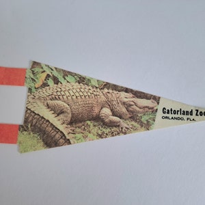 1980 Gatorland Zoo Orlando, Florida Vacation Gift Shop Souvenir Pennant Wall Decor