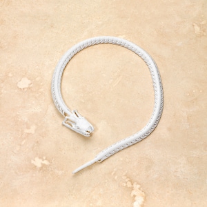 SERPENTINE NECKPIECE