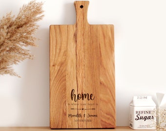 Personalized cutting board with handle with name for a wedding or housewarming gift | Gift for couples families | Serving board kitchen board
