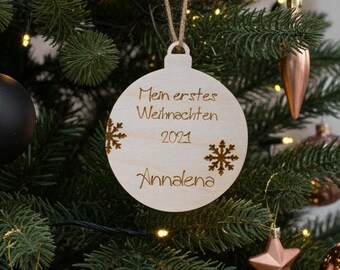 Erstes Weihnachten Weihnachtskugel personalisiert, Baby Weihnachts Geschenk, Weihnachtsdekoration aus Holz, mit Namen, Geschenkanhänger