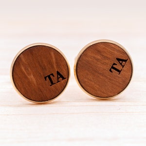 Personalisierte Holz Manschettenknöpfe Cufflinks, mit Gravur Initialen, Andenken Geschenk für Ihn Männer, Bräutigam Trauzeugen Jahrestag Bild 5