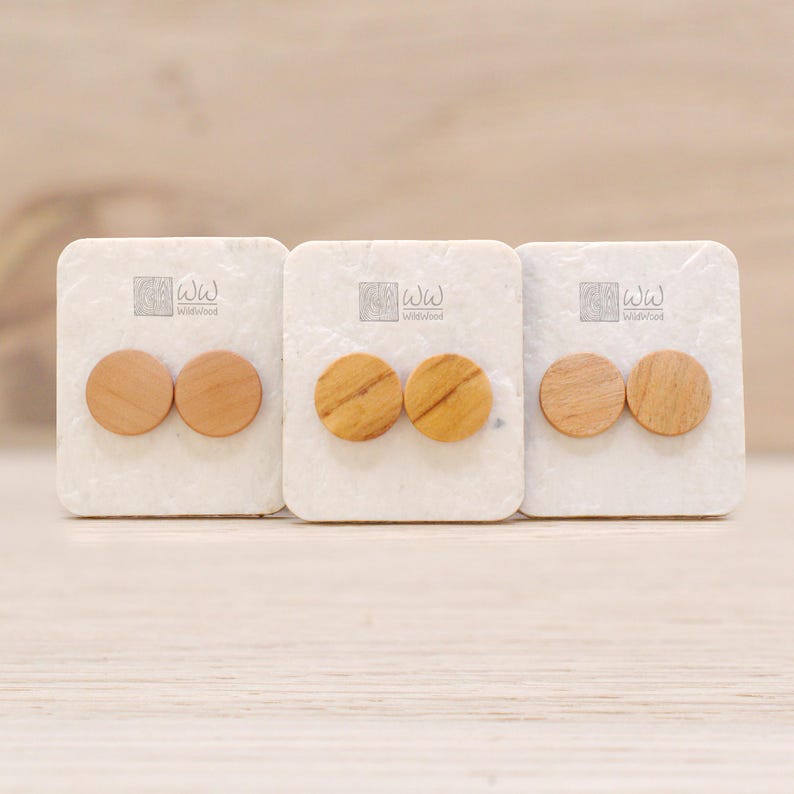 Leichte Holz Ohrstecker angenehm zu tragen