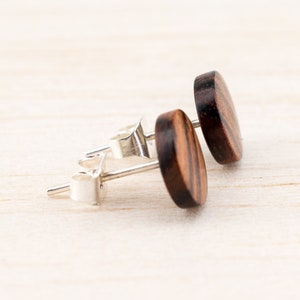 Holz Ohrstecker Ø8mm Kleine Holz Ohrringe hölzerne Mini Ohrringe kleine runde Holz ohrstecker individualisierbar wood earrings wooden studs Bild 5