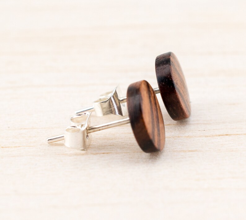 Holz Ohrstecker Ø8mm Kleine Holz Ohrringe hölzerne Mini Ohrringe kleine runde Holz ohrstecker individualisierbar wood earrings wooden studs Bild 5