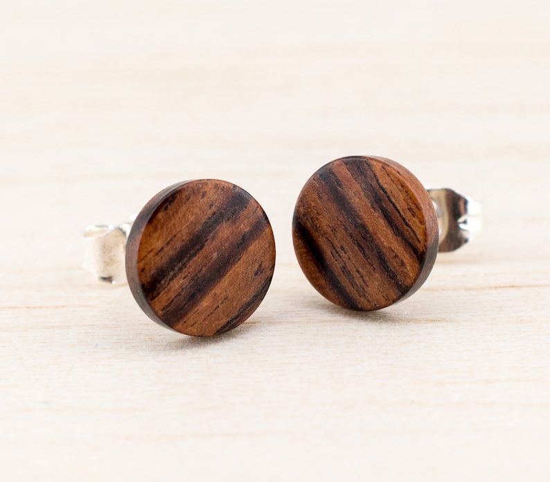 Holz Ohrstecker Ø8mm Kleine Holz Ohrringe hölzerne Mini Ohrringe kleine runde Holz ohrstecker individualisierbar wood earrings wooden studs Bild 1