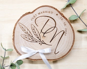 Personalized Wedding Ring bearer, Wooden Ring Pillow, Tree Slice Ring Bearer, Rustic Wedding Decor, Rustic Tree Slice, Ring Holder,