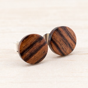 Holz Ohrstecker Ø8mm Kleine Holz Ohrringe hölzerne Mini Ohrringe kleine runde Holz ohrstecker individualisierbar wood earrings wooden studs Bild 3