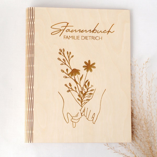 Stammbuch aus Holz personalisiert mit Namen, DIN A5 A4, Familienstammbuch individuell graviert, Geschenk Hochzeit Freie Trauung Familienbuch