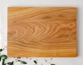 Wooden cutting board, solid wood board 40 x 30 cm, steak board, serving board, charcuterie board, birthday gift, engraving possible