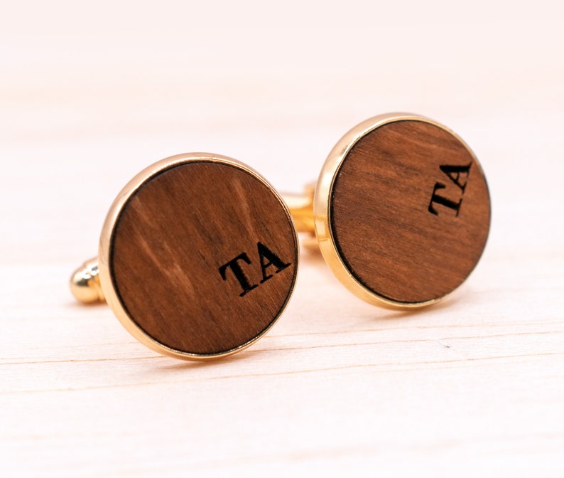 Personalisierte Holz Manschettenknöpfe Cufflinks, mit Gravur Initialen, Andenken Geschenk für Ihn Männer, Bräutigam Trauzeugen Jahrestag Bild 6