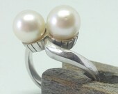 Vintage Platinum Croise Ring with Pearls - Size 8 - Engagement Ring - Anniversary