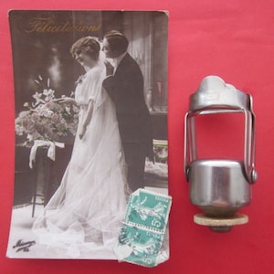 Bouchon en acier chromé pour fermer refermer remplacer le bouchon retiré d'une bouteille en verre  années 50 + carte postale