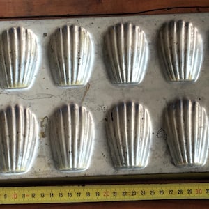 MOULE À MADELEINES X 12 - Fer blanc | Aux Mille Couleurs
