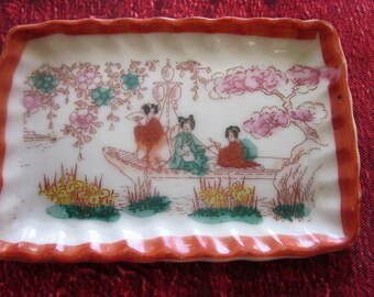 Vintage Kimono Pattern Beautiful Gift Mudlark Decorative Glass Plate  5 x 5