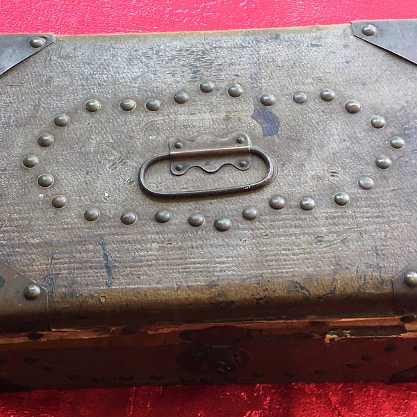 Box Vintage-Boîte Coffre en bois Vintage -  Art & Antiquités  Boîtes Coffrets-  serrure a réparer bon état général -voir scans