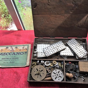 Coffret Meccano Vintage / Ancien avec boîte et manuel - Meccano | Beebs