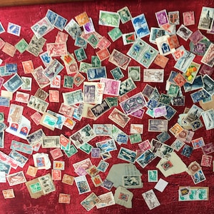 Paquetes de sellos postales usados de Francia, juegos de muchos sellos (décadas de 1900 a 1950), objetos de colección, suministros, técnicas mixtas, álbumes de recortes.colonia francesa