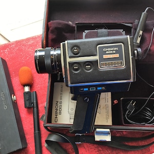 Geteste werkende staat Camera Chinon 805 S Direct Sound Super 8 filmcamera, filmcamera uit 1975 + tas + 2 microfoons + ondersteuning Made in Japan